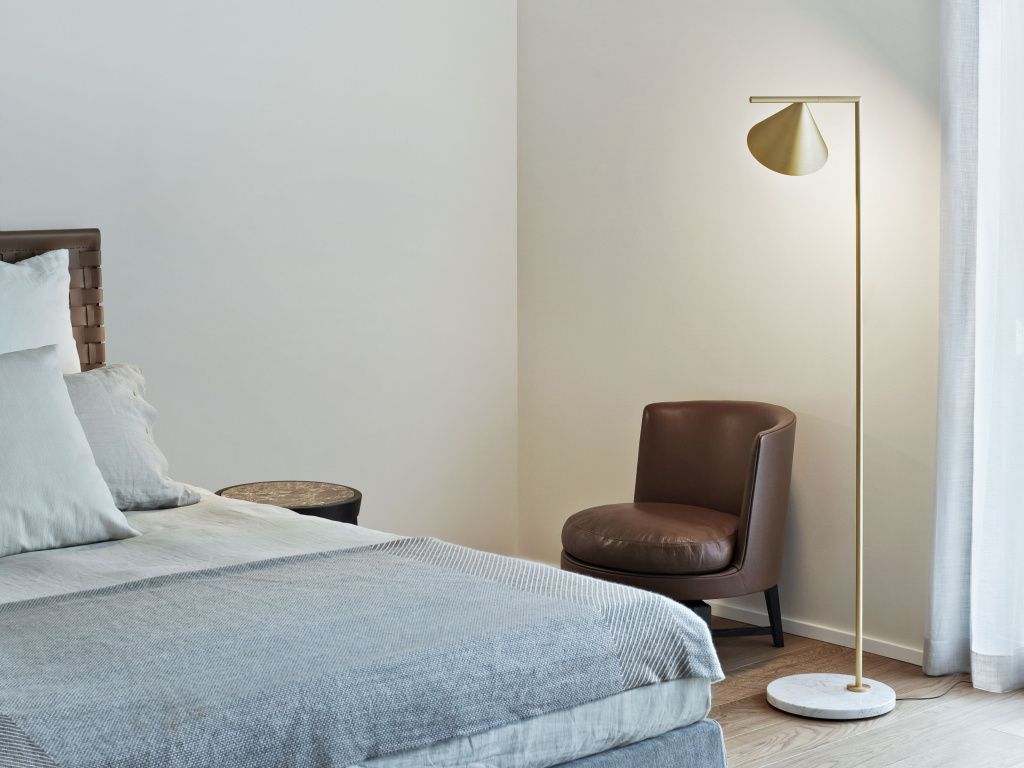 rooms-bedroom-flos-entrance-desk.jpg rooms-bedroom-flos-entrance-desk.jpg