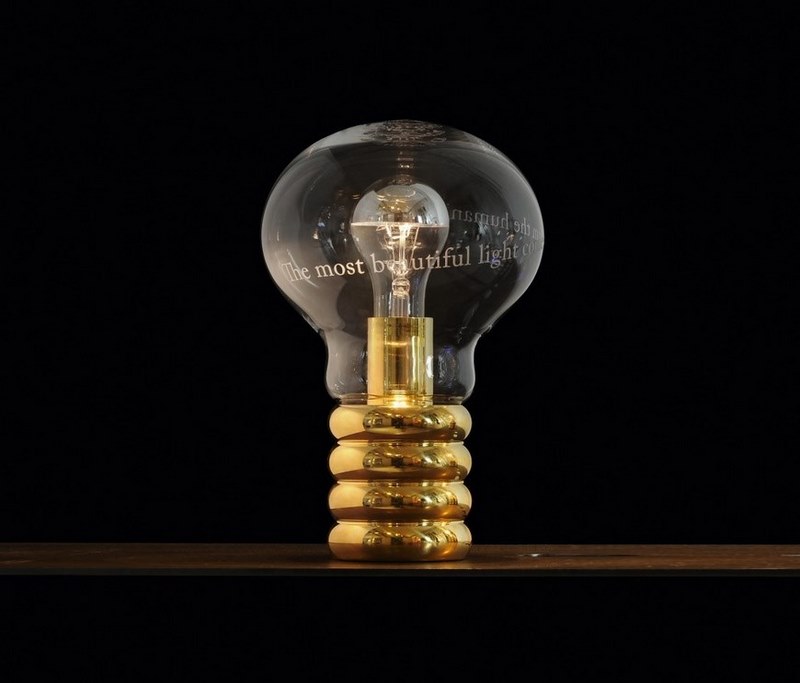 Знаменитая лампа Bulb