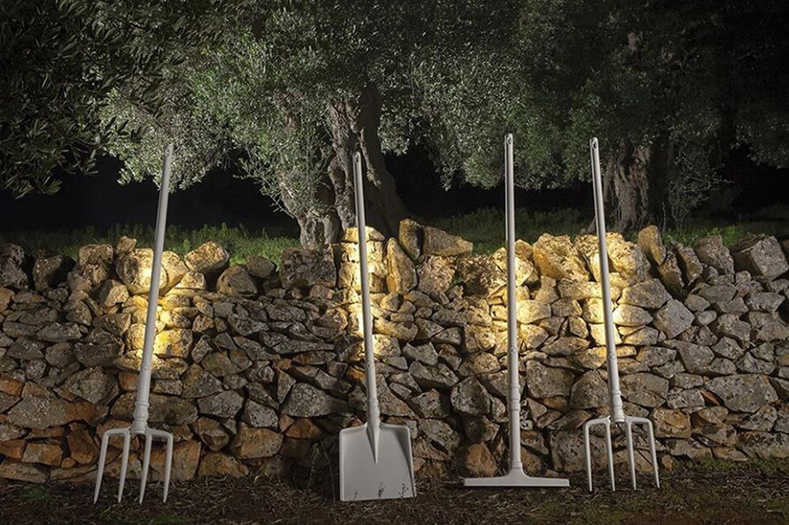 светильники Tobia в виде садовых инструментов, KARMAN