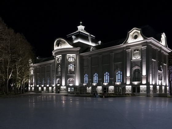 фасадное освещение Латвийского Национального Музея Искусств в Риге, Line Light 